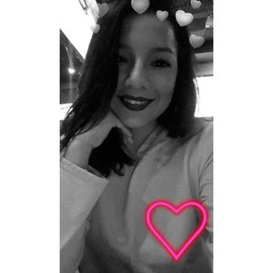 Meet your Posher, Adriana gisel